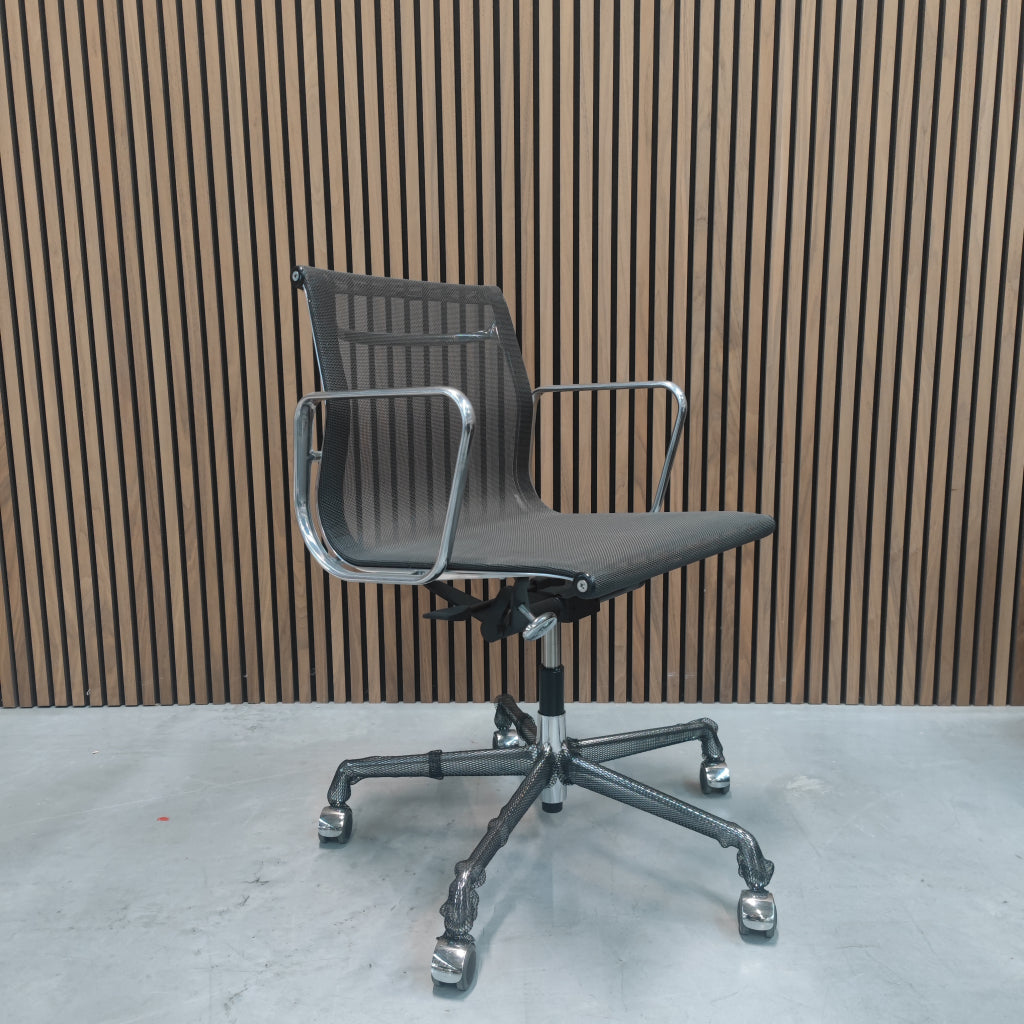 Vitra Eames EA 117 Bureaustoel (Nieuw!)