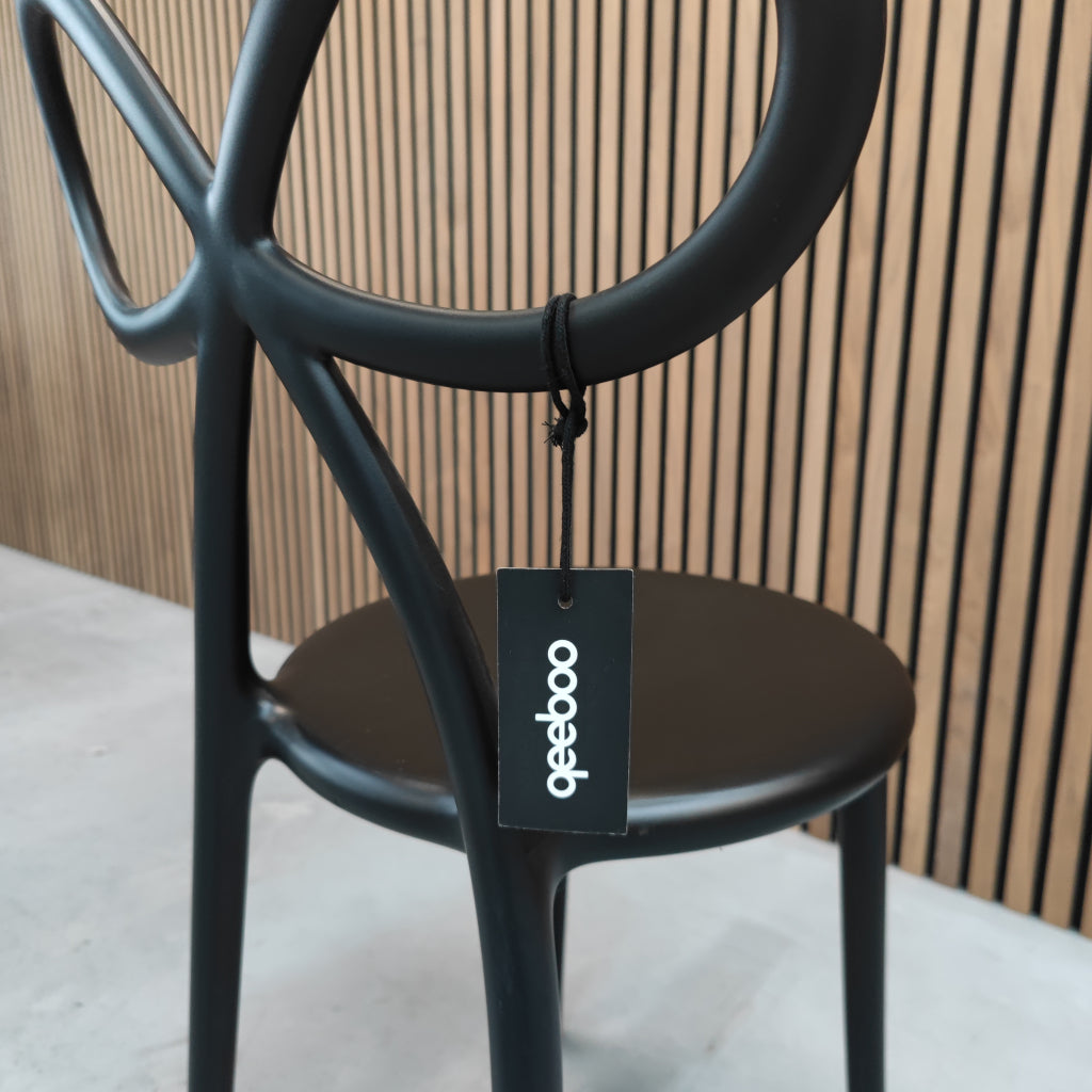 Qeebo-Black ribbon chair