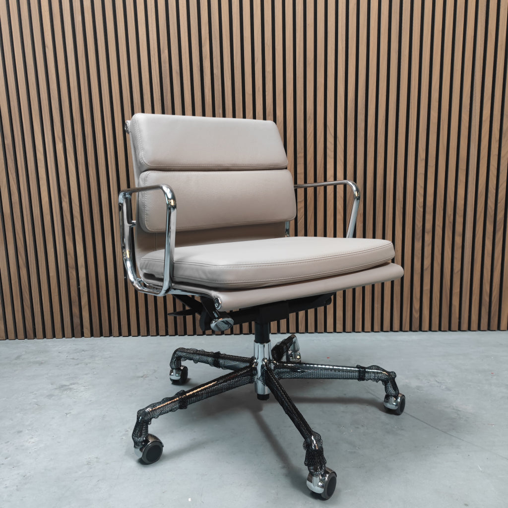 Vitra EA 217 Bureaustoel Sand