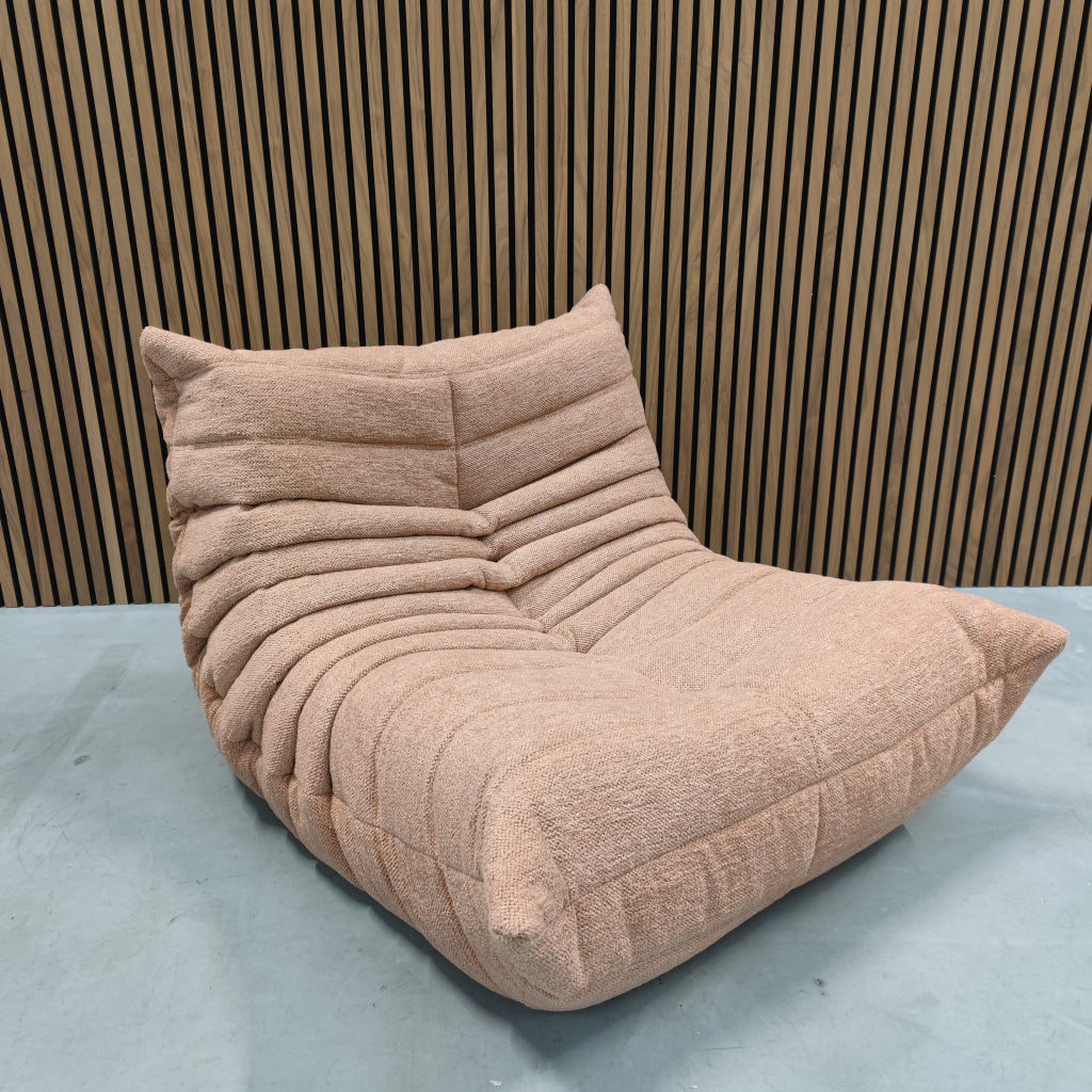 Ligne Roset Togo Fireside Chair 1-zits | Pink Woolblend