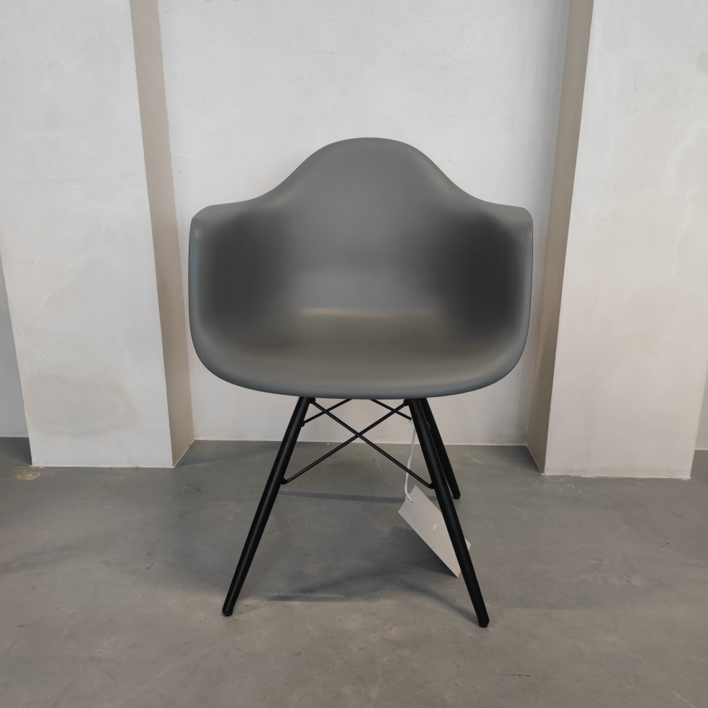 Vitra Eames DAR chair - Elephant hide grey