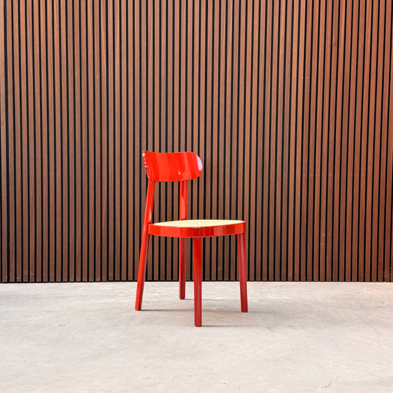 Thonet 118 - Hoogglans Red