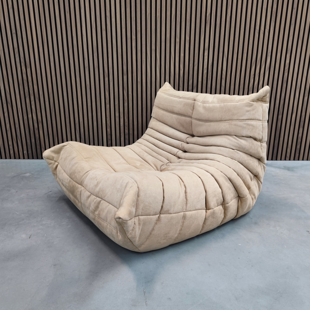 Ligne Roset Togo Chair 1-zits | Sand Alcantara