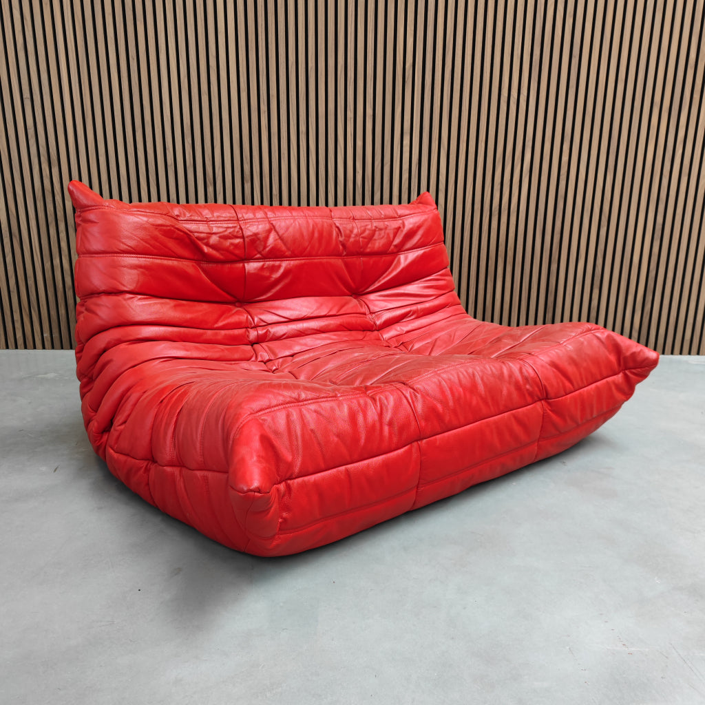 Ligne Roset Togo tweezits met poef - Rood