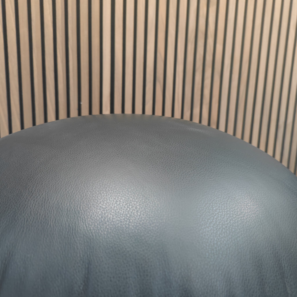 Longhi Elda chair ottoman