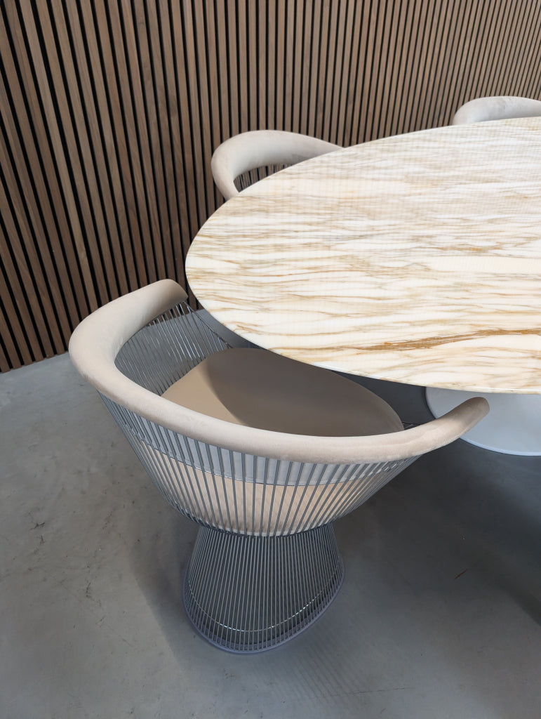 Knoll Saarinen eettafel - Calacatta marmer - 244cm