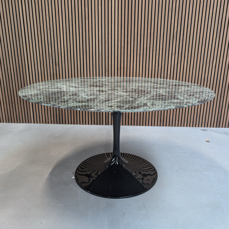 Knoll Saarinen Eettafel - Verde Alpi Marmer (Ø137)