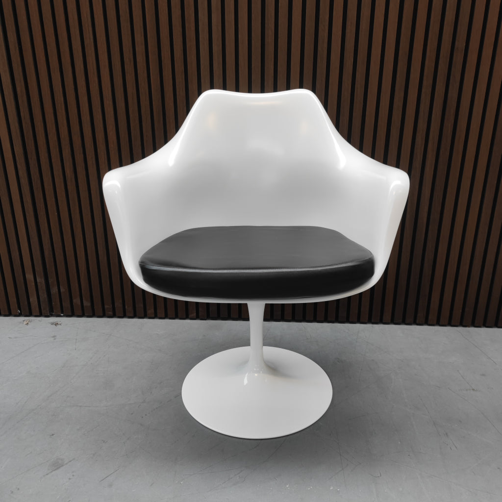 Knoll - Saarinen Tulip chairs