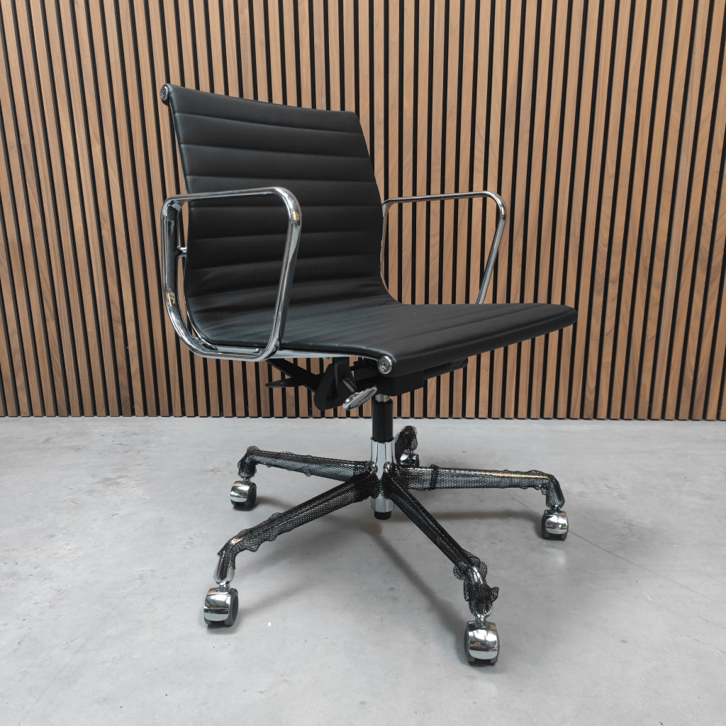 Vitra Eames EA 117 Bureaustoel premium F Nero leder