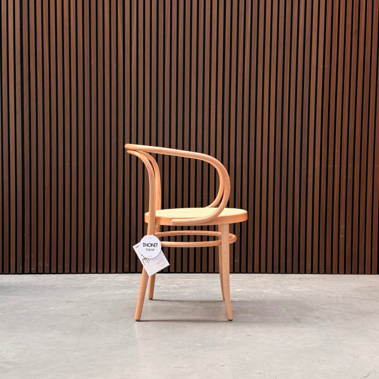Thonet 209 armstoel