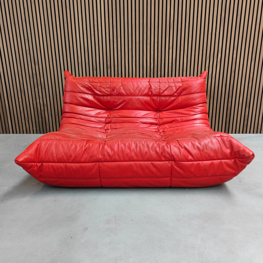 Ligne Roset Togo tweezits met poef - Rood