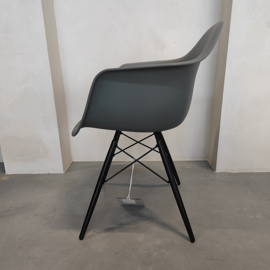 Vitra Eames DAR chair - Elephant hide grey