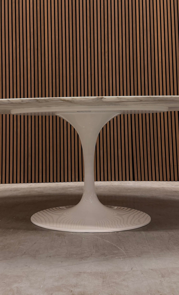 Knoll Saarinen High tulip table - Calacatta Gold