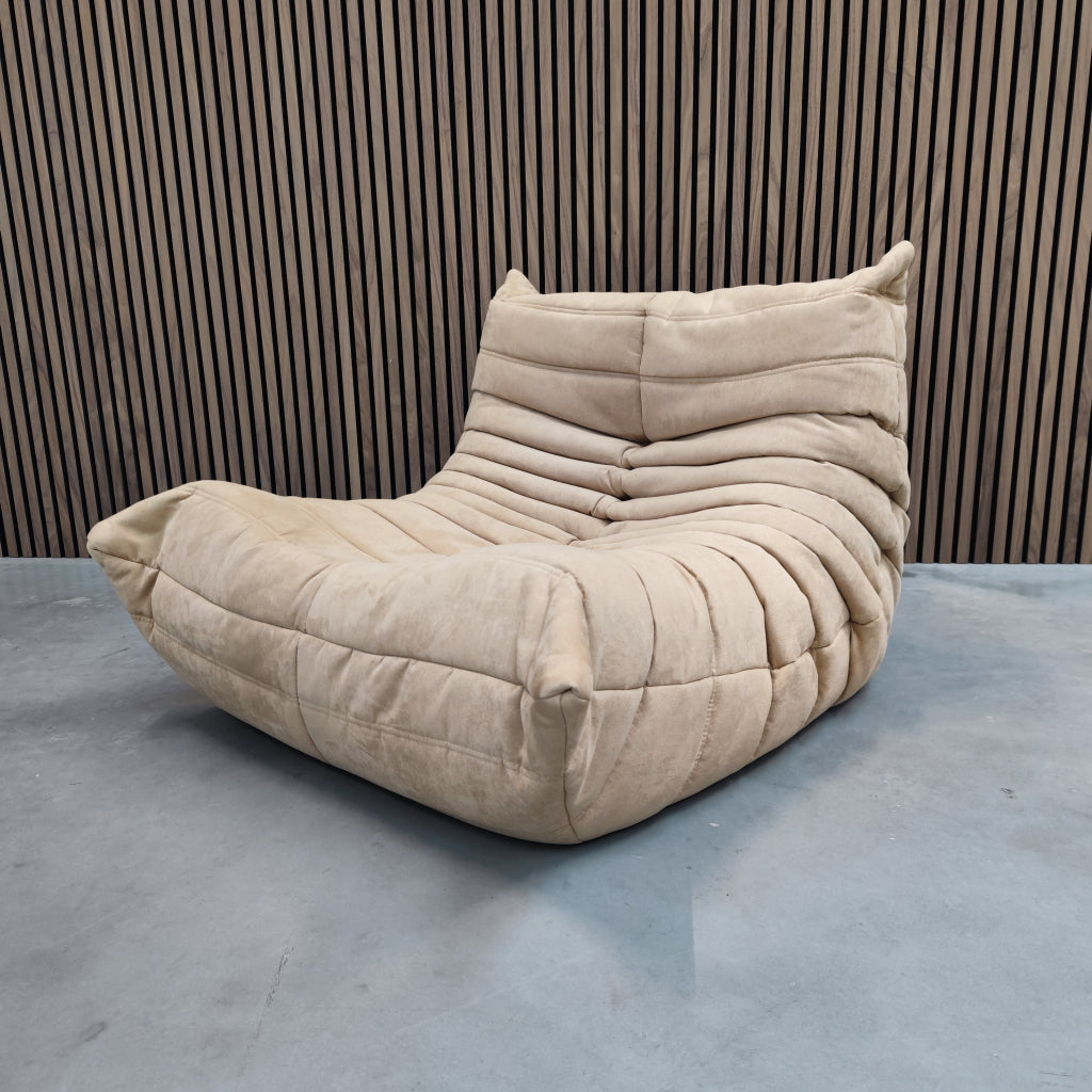 Ligne Roset Togo Chair 1-zits | Sand Alcantara