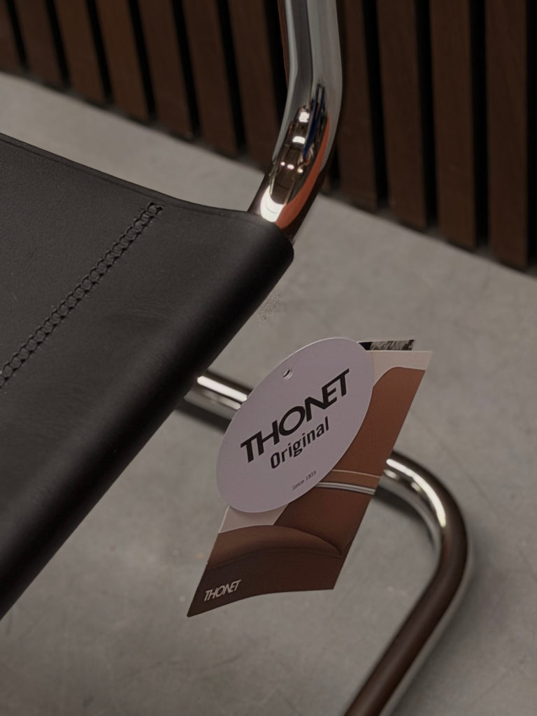 Thonet S33 stoel kernleder zwart