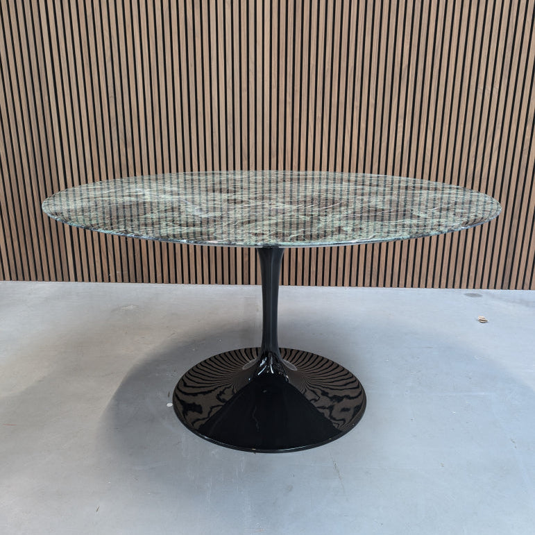 Knoll Saarinen Eettafel - Verde Alpi Marmer (Ø137)