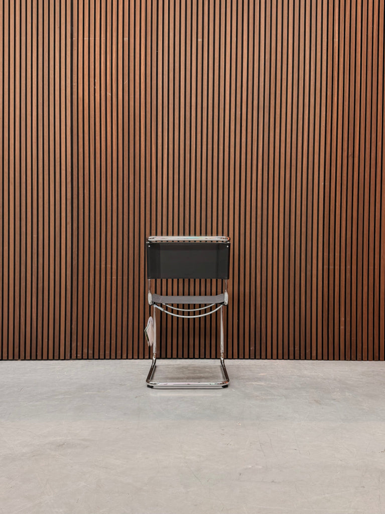 Thonet S33 stoel kernleder zwart