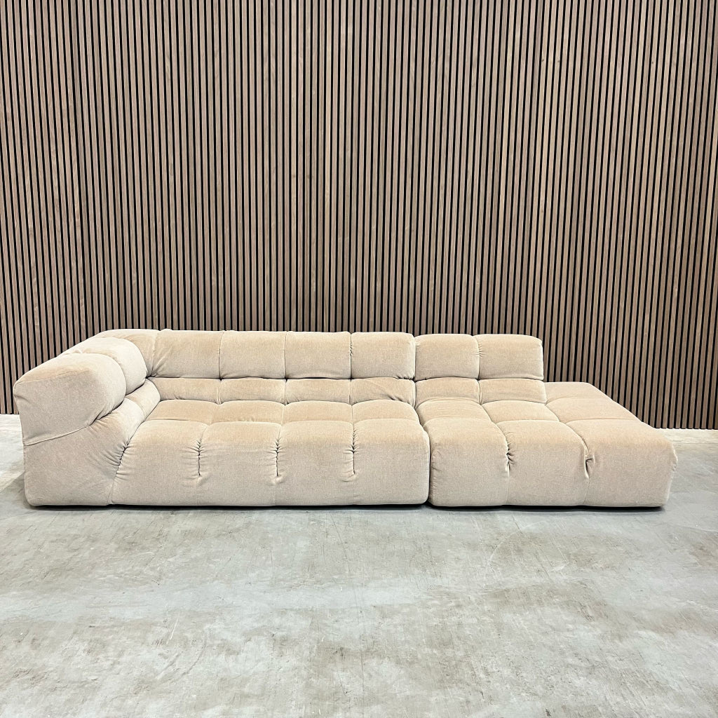 B&B Italia Tufty-Time Bank in Exclusieve Alpaca stoffering.