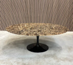 Saarinen High Tulip Table - brown Emperador marmer