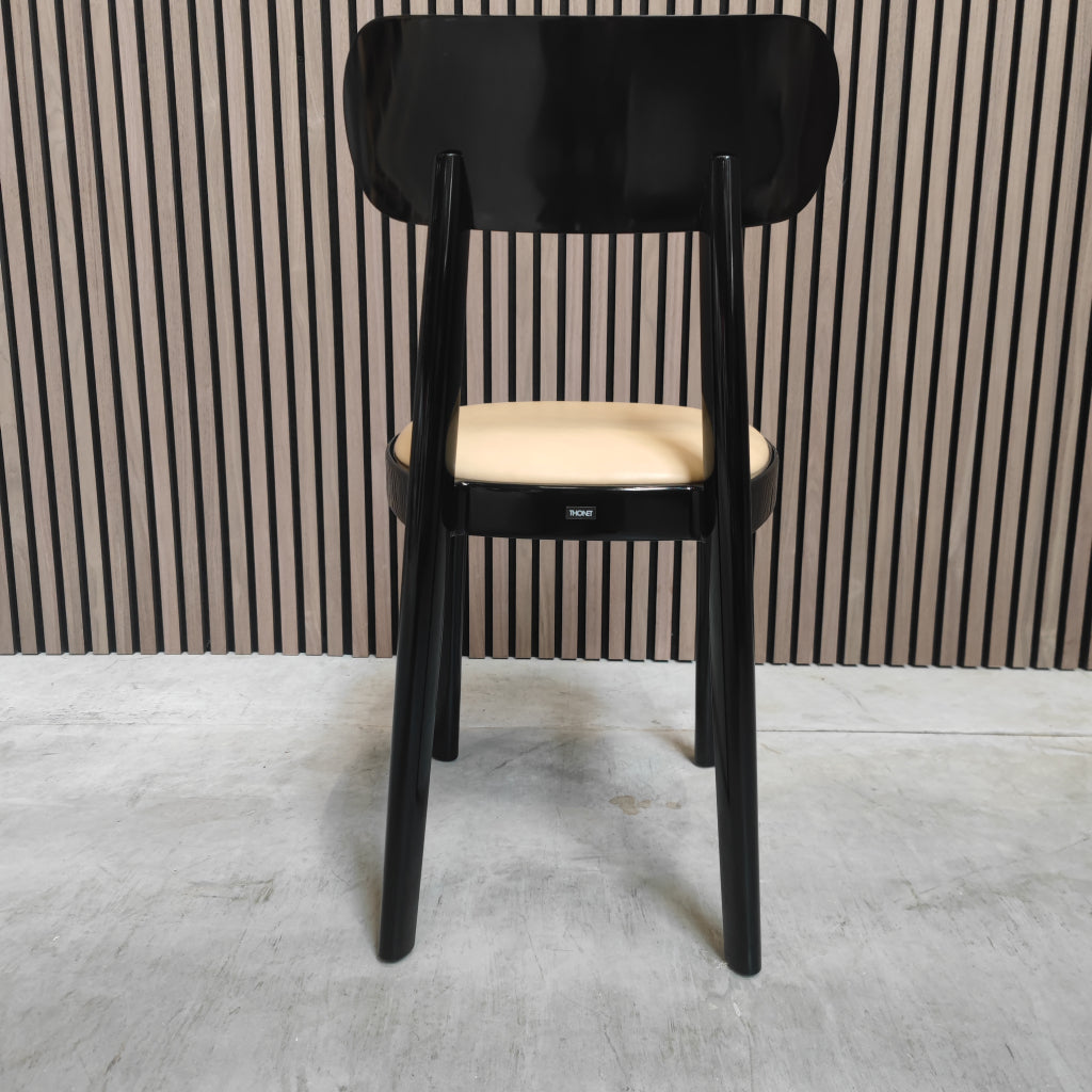 Thonet 118 Stoel Zwart Gelakt Hout met leder zitje