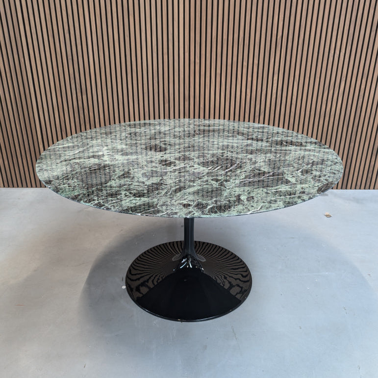 Knoll Saarinen Eettafel - Verde Alpi Marmer (Ø137)