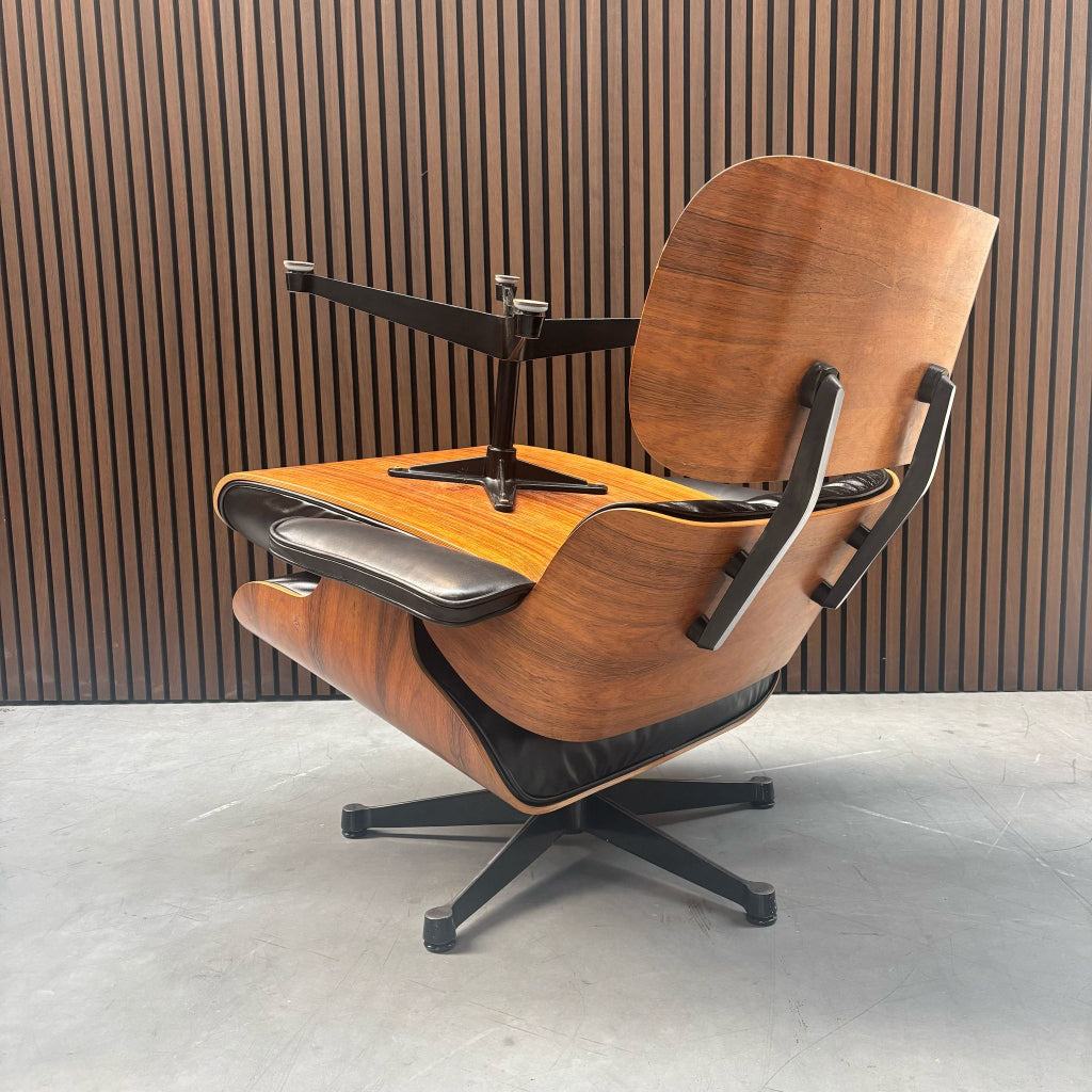 Vitra Eames Lounge Chair met Ottoman