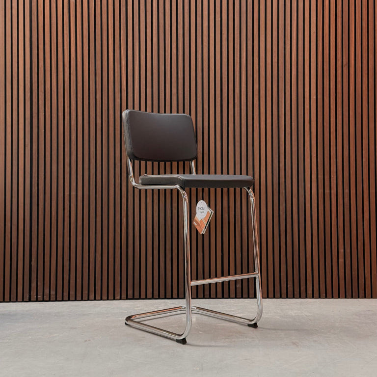 Thonet 532 PVH Bar Stool – Nero Beech