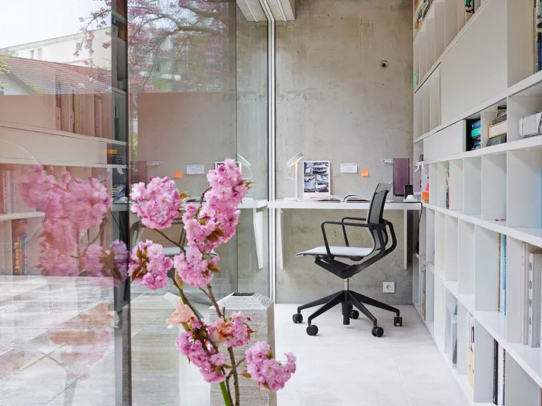 Vitra Physix office chair black base