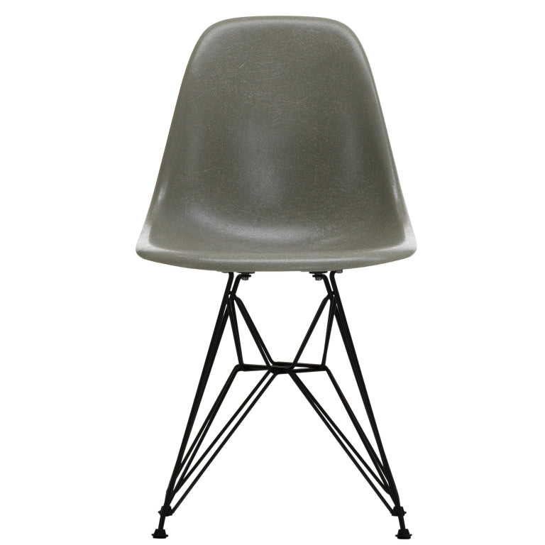 Vitra Eames DSR Fiberglass stoel zwart onderstel