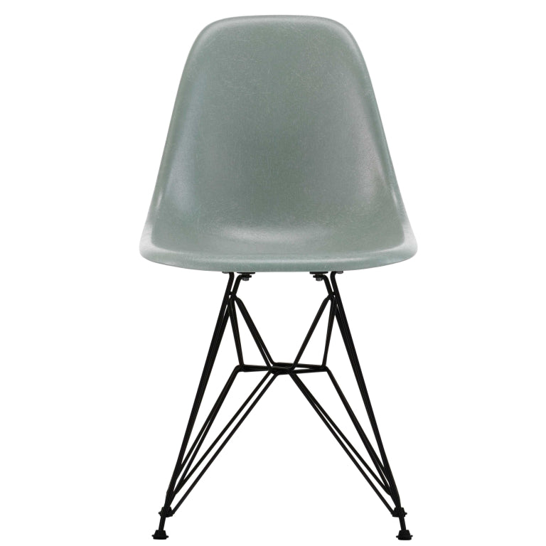 Vitra Eames DSR Fiberglass stoel zwart onderstel