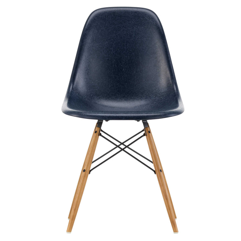 Vitra Eames DSW Fiberglass stoel essen honing