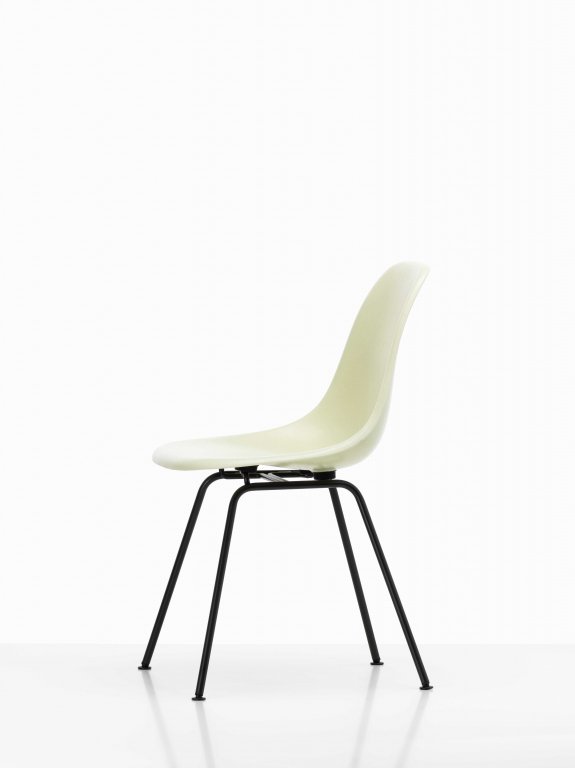 Vitra Eames DSX Fiberglass stoel zwart onderstel