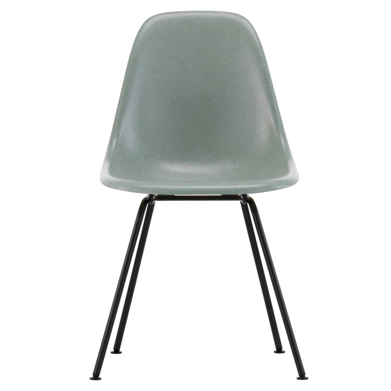 Vitra Eames DSX Fiberglass stoel zwart onderstel