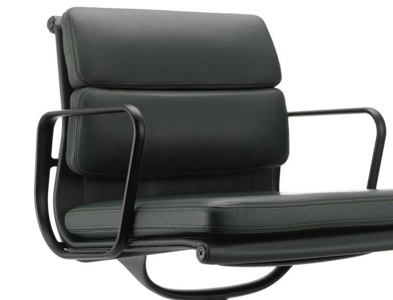 Vitra Aluminium Chair Black EA 208 Soft Pad