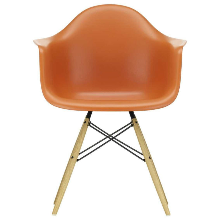 Vitra Eames DAW chair yellowish maple base