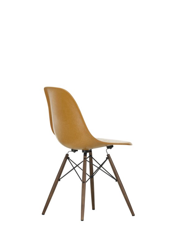 Vitra Eames DSW Fiberglass stoel esdoorn donker