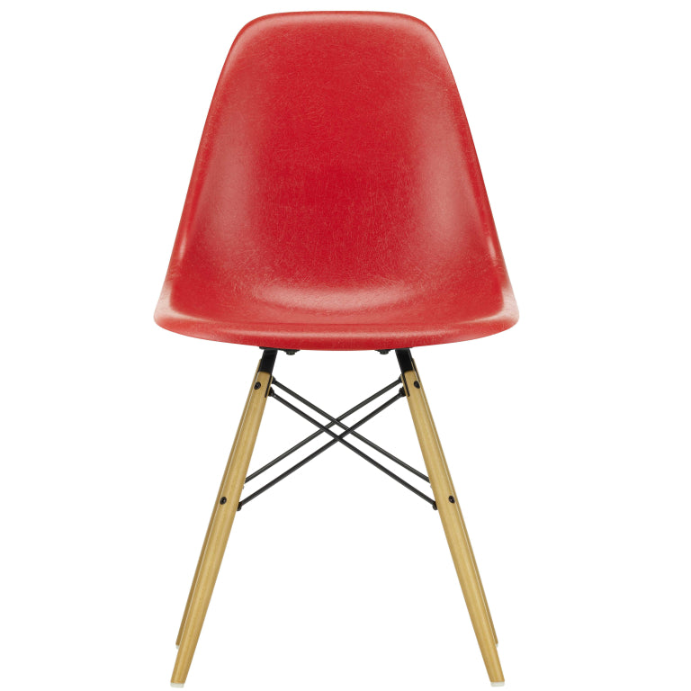 Vitra Eames DSW Fiberglass stoel geelachtig esdoorn