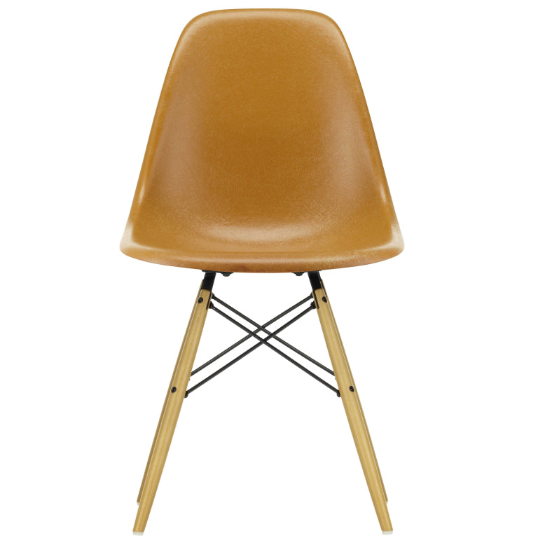 Vitra Eames DSW Fiberglass stoel geelachtig esdoorn