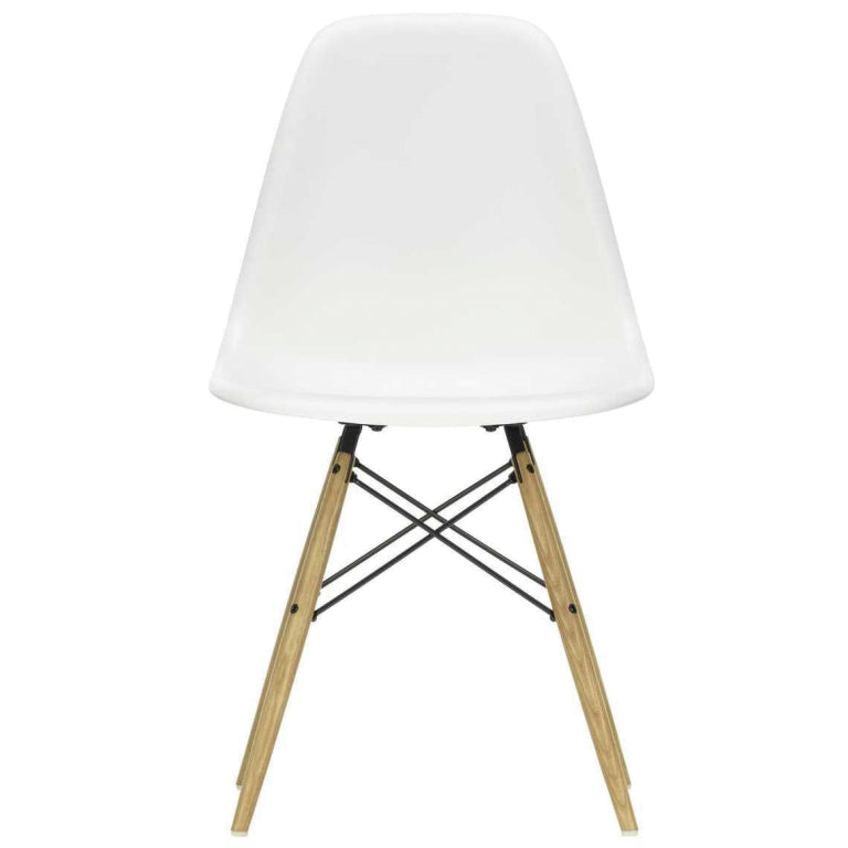 Vitra Eames DSW stoel geelachtig esdoorn onderstel