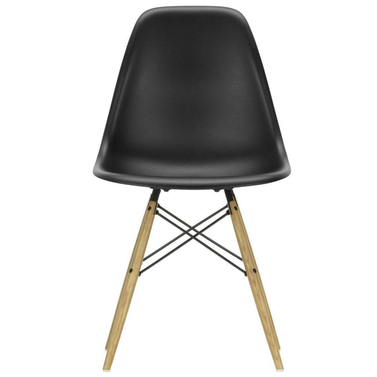 Vitra Eames DSW stoel geelachtig esdoorn onderstel