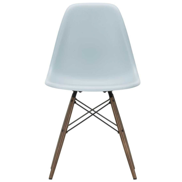 Vitra Eames DSW stoel donker esdoorn onderste