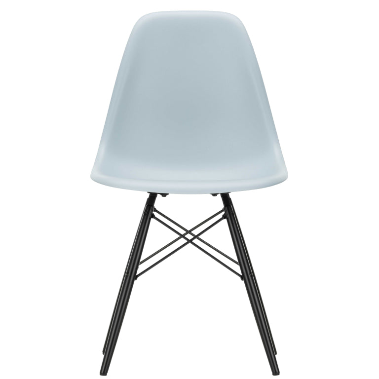 Vitra Eames DSW stoel zwart esdoorn onderstel