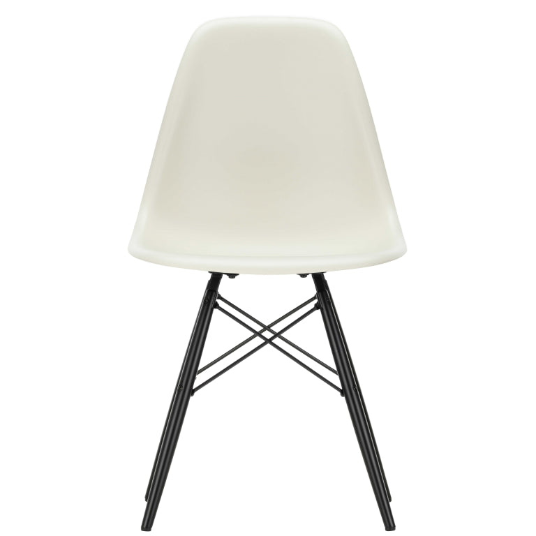 Vitra Eames DSW stoel zwart esdoorn onderstel