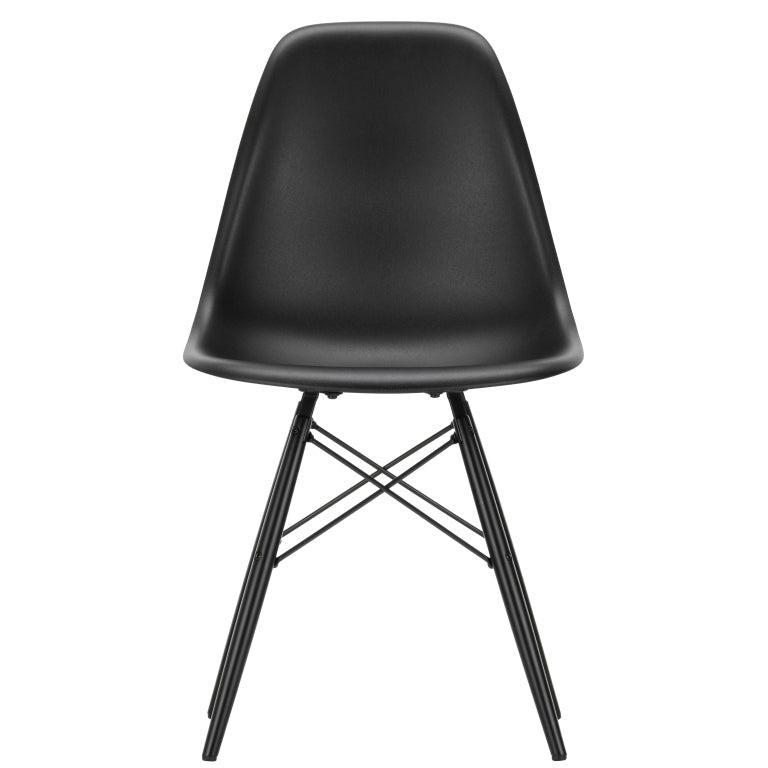 Vitra Eames DSW stoel zwart esdoorn onderstel