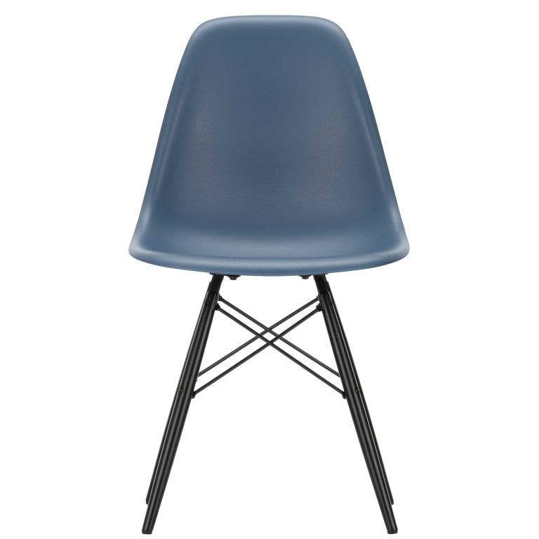 Vitra Eames DSW stoel zwart esdoorn onderstel