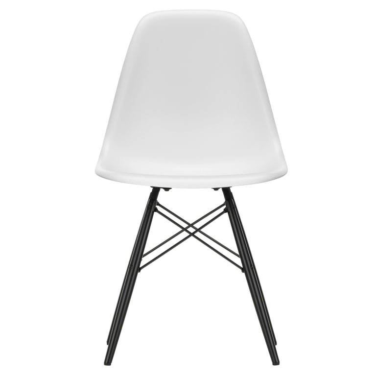 Vitra Eames DSW stoel zwart esdoorn onderstel