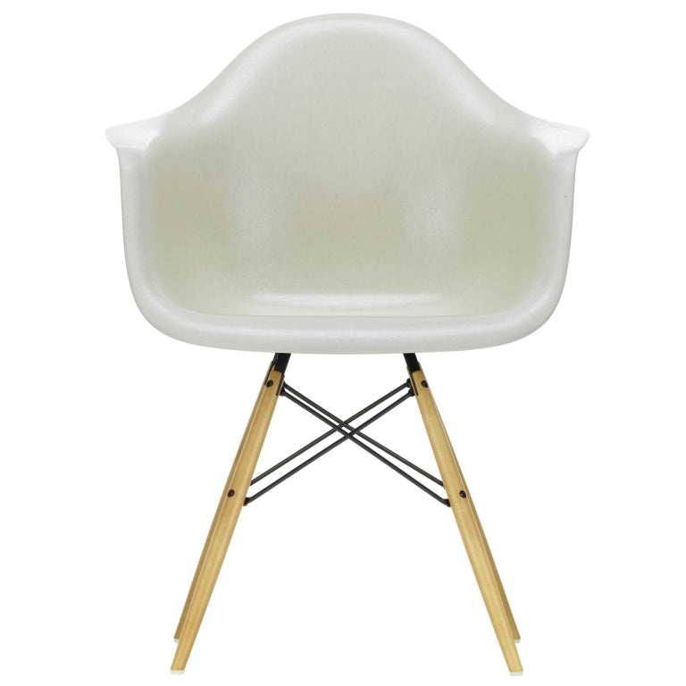 Vitra Eames DAW Fiberglass stoel geelachtig esdoorn