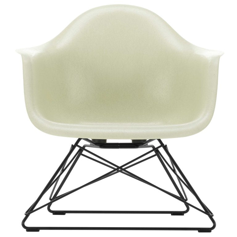 Vitra Eames LAR Fiberglass loungestoel zwart