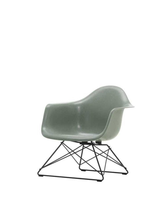 Vitra Eames LAR Fiberglass loungestoel zwart