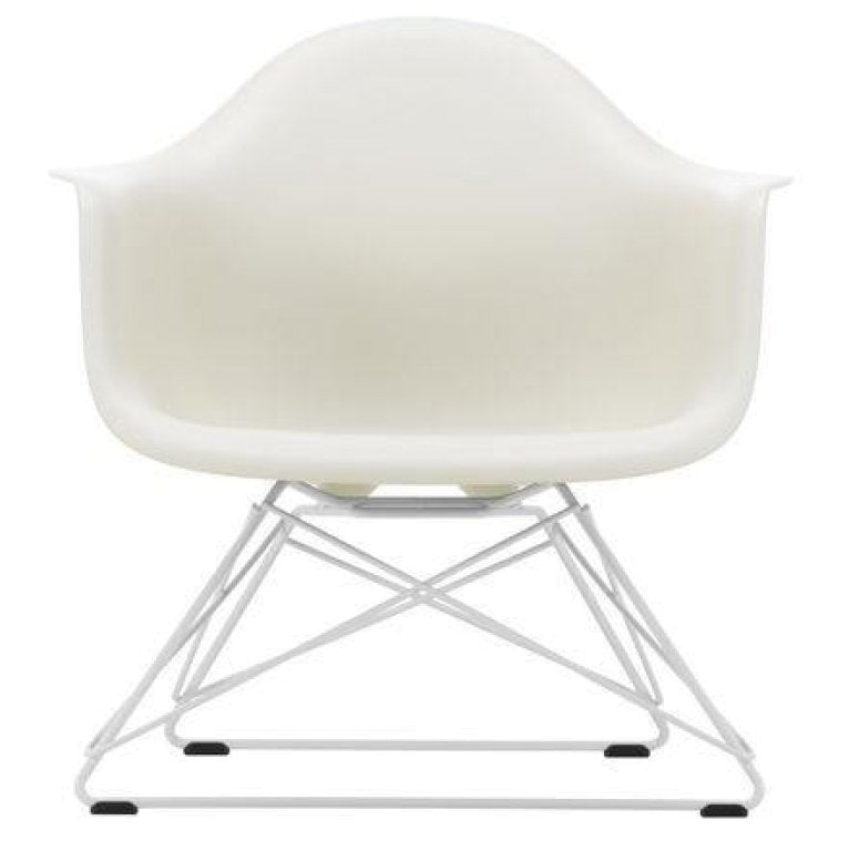 Vitra Eames LAR loungestoel wit onderstel